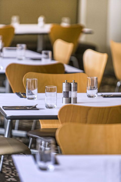 Holiday Inn Melbourne Airport, An IHG Hotel - Accommodation in Bendigo 6
