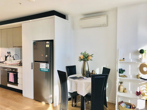 The Escape In Southern Cross Station - Accommodation in Bendigo 33