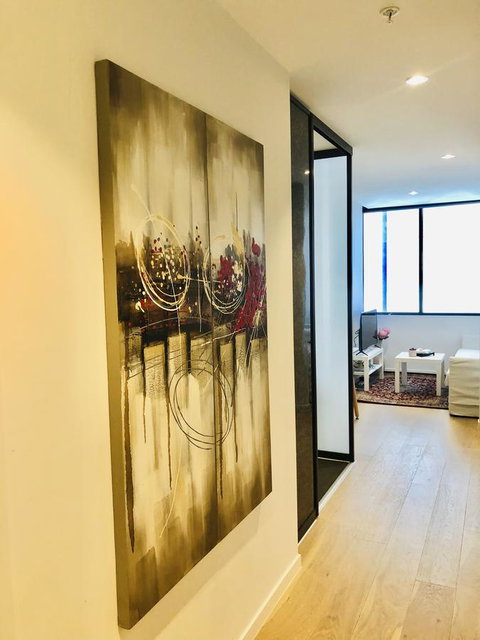 The Escape In Southern Cross Station - Accommodation in Bendigo 13