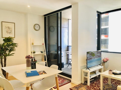 The Escape In Southern Cross Station - Accommodation in Bendigo 14