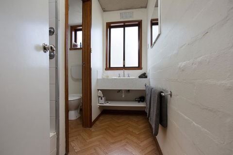 Eastern Beach Holiday Units - Accommodation in Bendigo 4