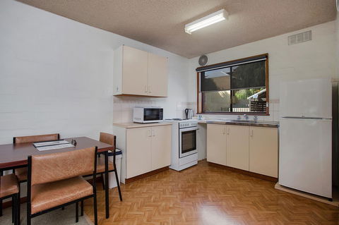 Eastern Beach Holiday Units - Accommodation in Bendigo 3