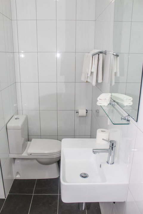 CROWN CENTRAL BUSINESS DISTRICT MOTEL - NO UNDER 18s - Accommodation in Bendigo 17