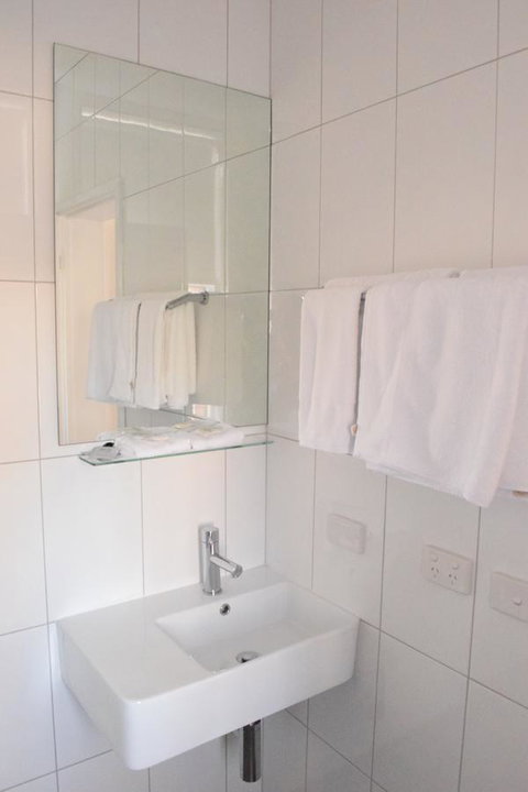CROWN CENTRAL BUSINESS DISTRICT MOTEL - NO UNDER 18s - Accommodation in Bendigo 29