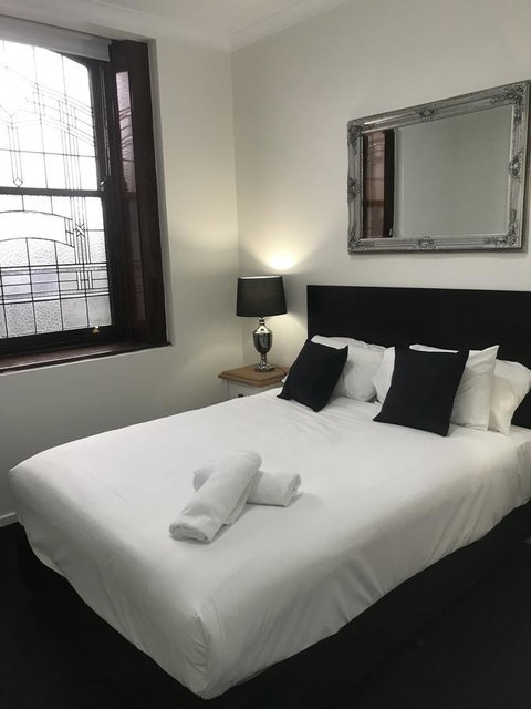 CROWN CENTRAL BUSINESS DISTRICT MOTEL - NO UNDER 18s - Accommodation in Bendigo 0