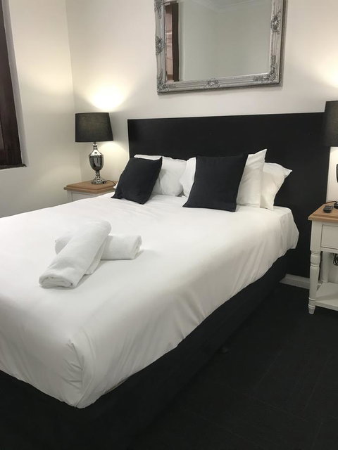 CROWN CENTRAL BUSINESS DISTRICT MOTEL - NO UNDER 18s - Accommodation in Bendigo 19