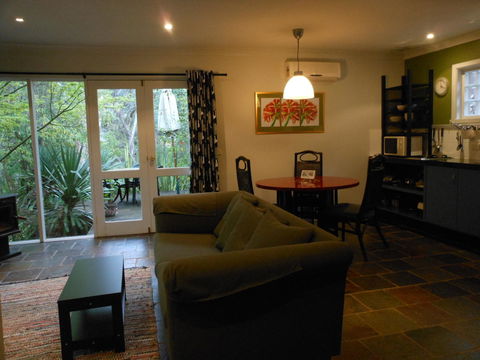 Merrimeet Cottages - Accommodation in Bendigo 12