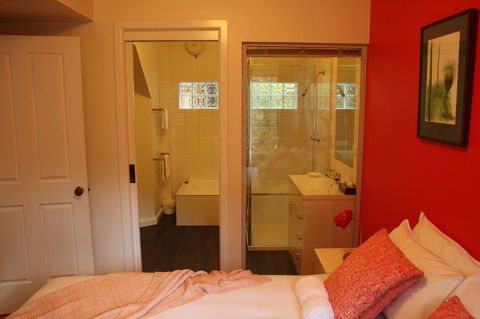 Merrimeet Cottages - Accommodation in Bendigo 18