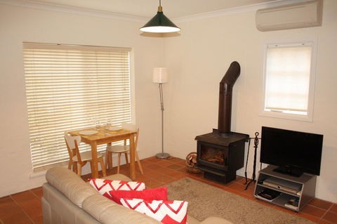 Merrimeet Cottages - Accommodation in Bendigo 24