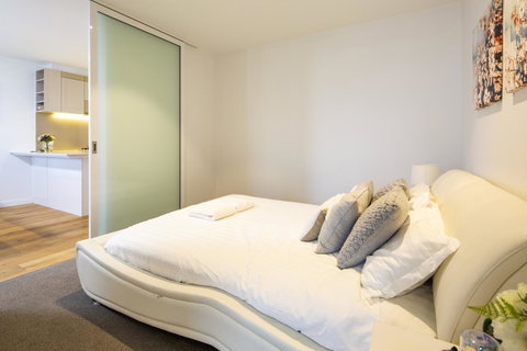 UrbanSuite The Wild Rosa Inn - Accommodation in Bendigo 7