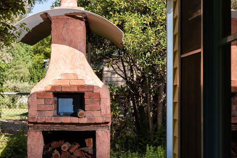 The Orchard House - Accommodation in Bendigo 9