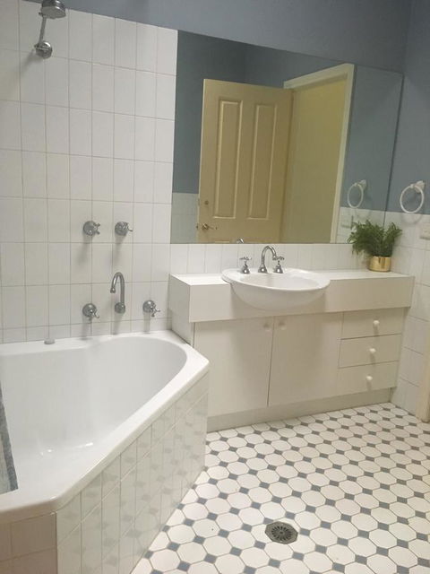 The Orchard House - Accommodation in Bendigo 17