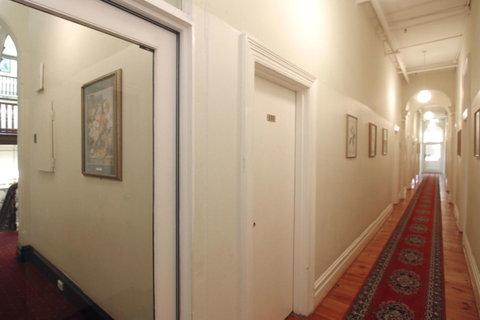 Hotel Claremont Guest House - Accommodation in Bendigo 14