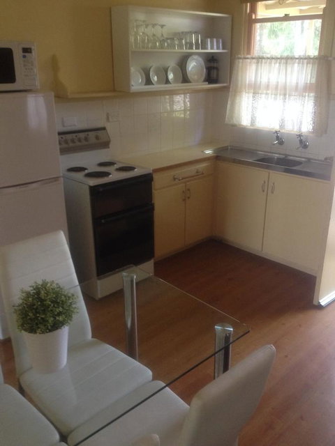 Viewhill Holiday Units - Accommodation in Bendigo 6