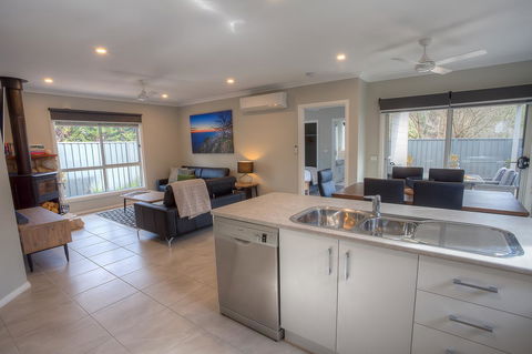 Luxury Abalina Cottages - Accommodation in Bendigo 7