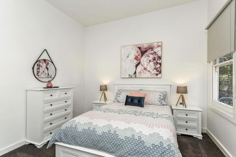 Central Bendigo Cottage, Walk To Everywhere!! - Accommodation in Bendigo 1