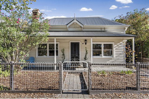 Central Bendigo Cottage, Walk To Everywhere!! - Accommodation in Bendigo 10