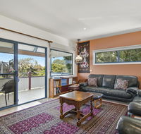 Black Dolphin Beach Penthouse - Accommodation in Bendigo