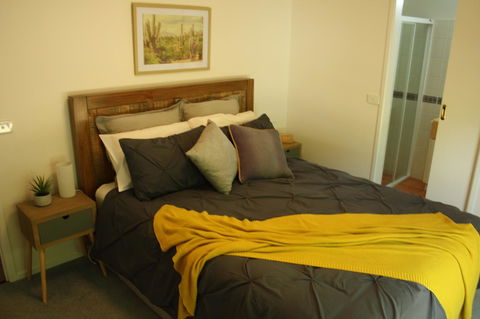 4 Autumn Grove - Accommodation in Bendigo 1