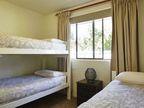 Willow Dene Holiday Apartments - Accommodation in Bendigo 6