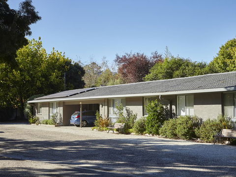 Willow Dene Holiday Apartments - Accommodation in Bendigo 9