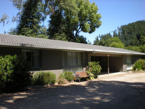 Willow Dene Holiday Apartments - Accommodation in Bendigo 16