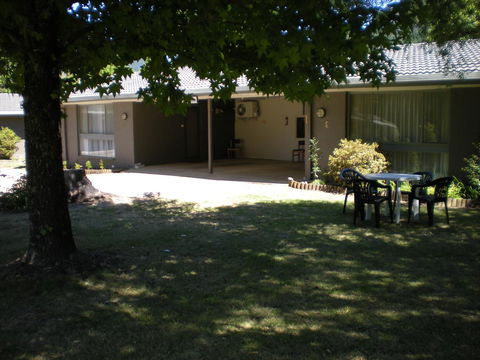 Willow Dene Holiday Apartments - Accommodation in Bendigo 4