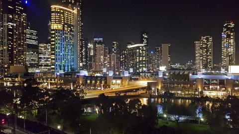 Trendy City Pad Melbourne - Accommodation in Bendigo 6
