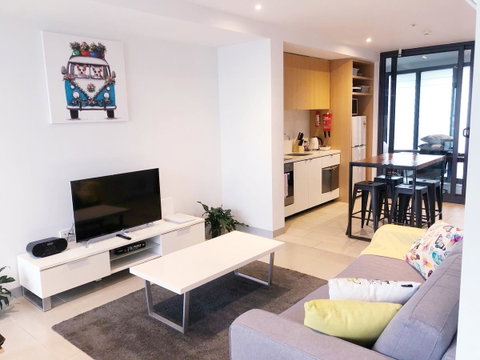 Trendy City Pad Melbourne - Accommodation in Bendigo 4