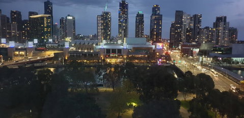 Trendy City Pad Melbourne - Accommodation in Bendigo 11