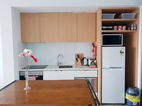 Trendy City Pad Melbourne - Accommodation in Bendigo 7
