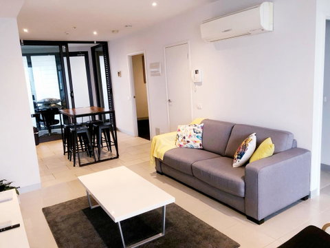 Trendy City Pad Melbourne - Accommodation in Bendigo 3