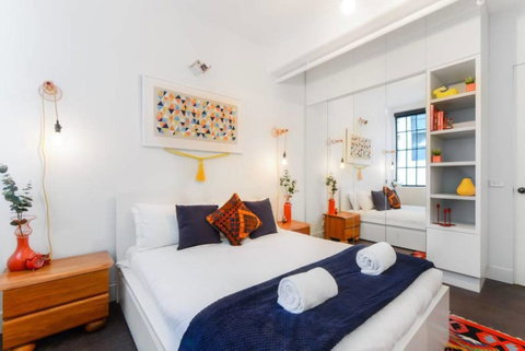 Spacious Designer Warehouse Melbourne CBD Apartment - Accommodation in Bendigo 6