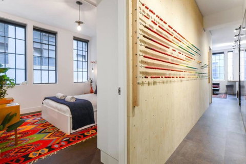 Spacious Designer Warehouse Melbourne CBD Apartment - Accommodation in Bendigo 0