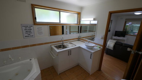 Adina Lodge Holiday Apartments - Accommodation in Bendigo 25