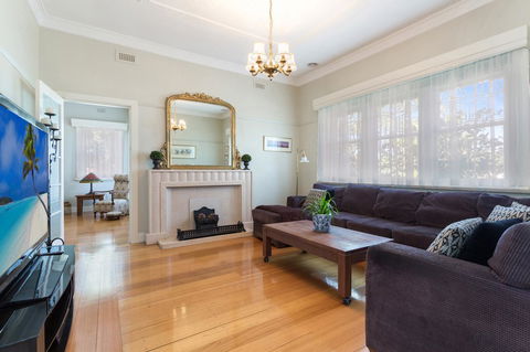 HogmortHomes Neale Street - Accommodation in Bendigo 1