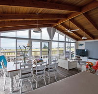 Stunning Waterfront only 10 minutes to Phillip Island - Pet Friendly - Accommodation in Bendigo