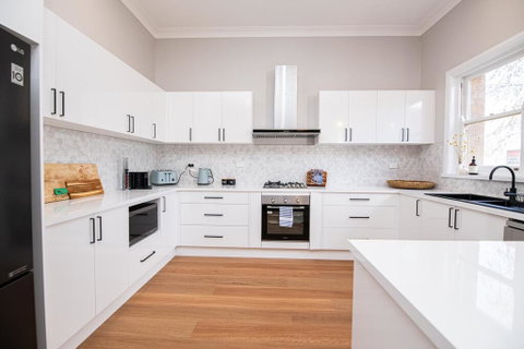 The Byng House Grand And Central, Entertain 12 - Accommodation in Bendigo 1
