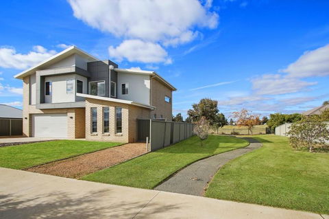 The Clubhouse On Black Bull - Accommodation in Bendigo 1