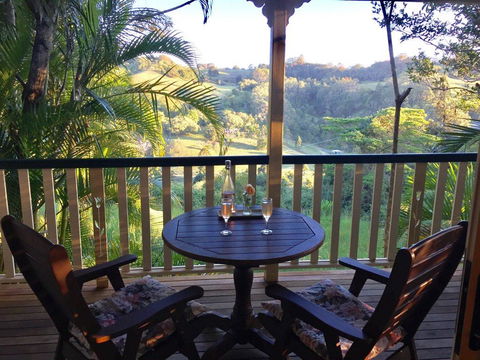 The Falls Montville - Accommodation in Bendigo 2