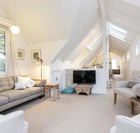 The Gatehouse - Light filled cottage in the leafy suburb of Hawthorn - Accommodation in Bendigo