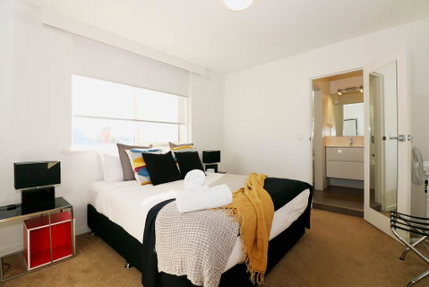 The Ivy - Long Stay Rates, Parking, Balcony - Accommodation in Bendigo 1