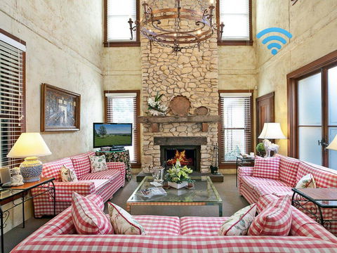 The Lodge @ Linden Hall - Accommodation in Bendigo 0