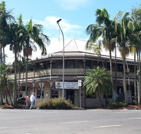 The Middle Pub - Accommodation in Bendigo