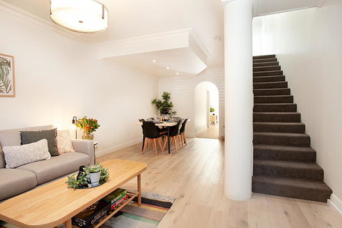 THE RENWICK - Hosted By: L'Abode Accommodation - Accommodation in Bendigo 1