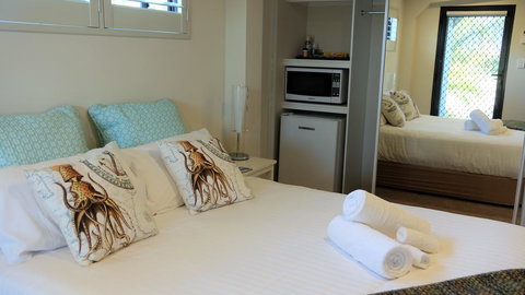 THE TIN SHED Couples Accommodation At Bay Of Fires - Accommodation in Bendigo 3
