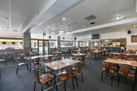 The Union Club Hotel - Accommodation in Bendigo 2