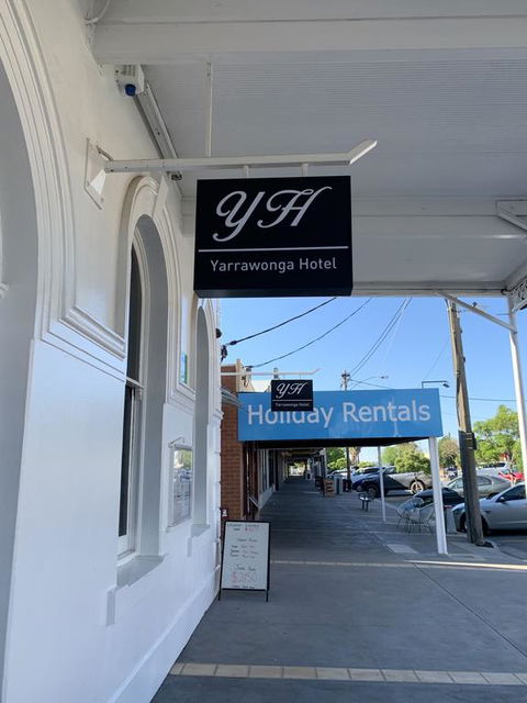 The Yarrawonga Hotel - Accommodation in Bendigo 2