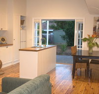 The Yellow Daisy - Accommodation in Bendigo