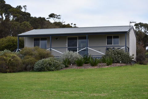 Tidal Dreaming Seaview Cottages - Accommodation in Bendigo 0